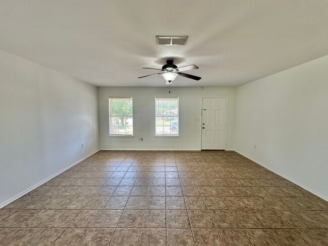 227 Willowbrook Ln in Whitehouse, TX - Building Photo - Building Photo