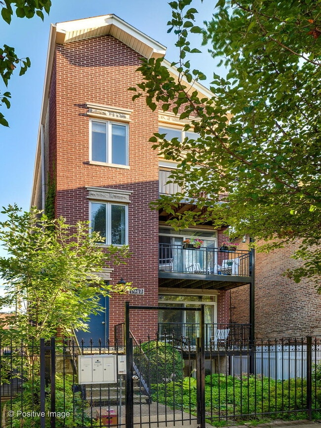 property at 1947 W Erie St