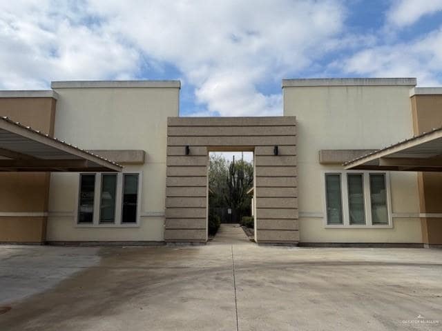 property at 10 Garden Ridge Dr