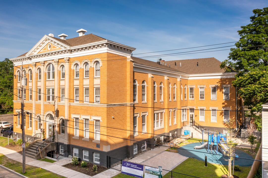 Renaissance Square in Schenectady, NY - Foto de edificio