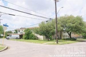 302 W Evergreen St in San Antonio, TX - Foto de edificio - Building Photo