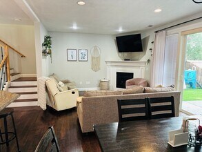 10214 NE 4th St in Vancouver, WA - Foto de edificio - Building Photo