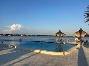 7200 Sunshine Skyway Ln S in St. Petersburg, FL - Building Photo - Building Photo