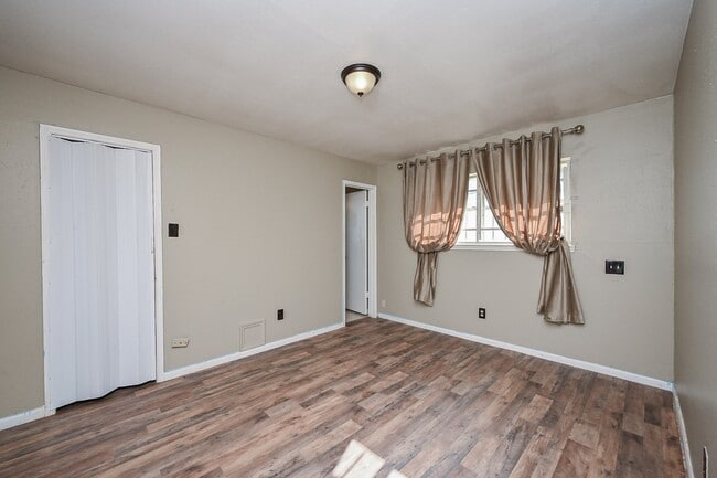 property at 9630 Glenwood Forest Dr