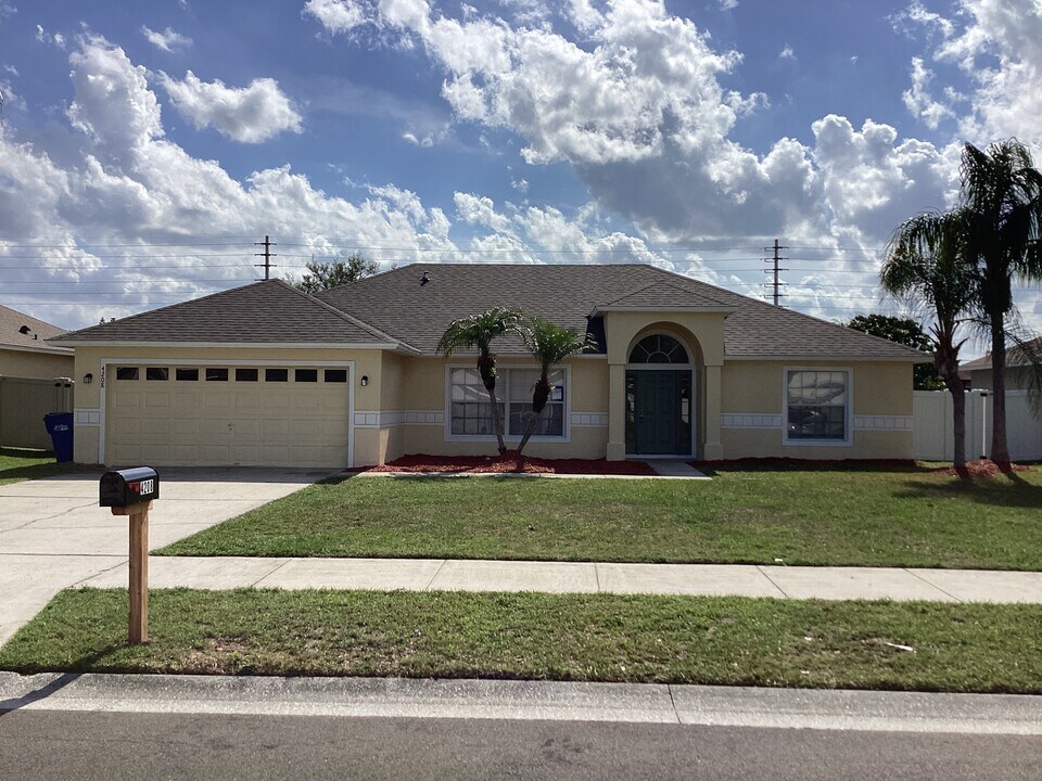 4208 Settlers Ct in St. Cloud, FL - Building Photo