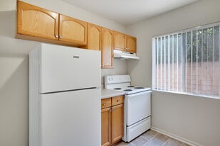 Concord Apartments in Monrovia, CA - Building Photo