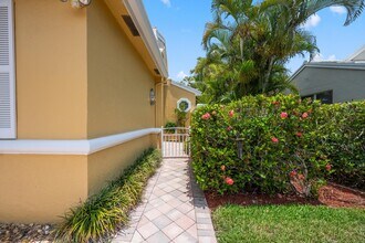 4362 Kensington Park Way in Wellington, FL - Building Photo - Building Photo