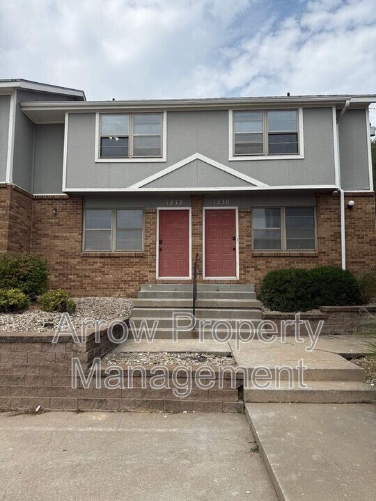1230 S Jackson St in Junction City, KS - Building Photo