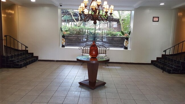 325 King St in Port Chester, NY - Building Photo - Building Photo