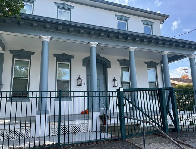 8 Philadelphia Ave, Unit 2B in Shillington, PA - Foto de edificio - Building Photo
