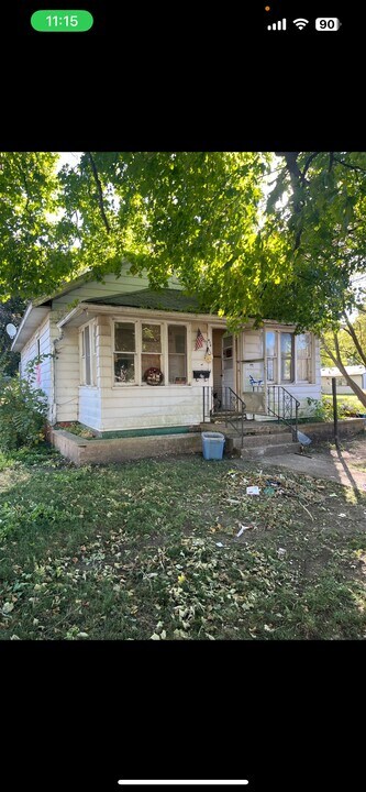 613 W Lincoln St in Hoopeston, IL - Building Photo