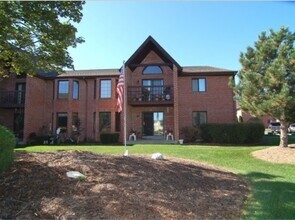 N58W23947 Hastings Ct in Sussex, WI - Building Photo - Building Photo