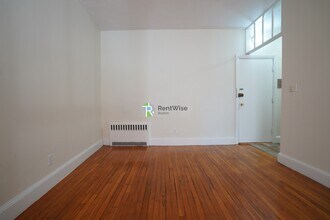 33 Lancaster Terrace in Brookline, MA - Building Photo - Building Photo