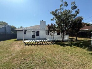 625 Main St in Roanoke, TX - Building Photo - Building Photo