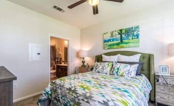 10000 Fannin St in Houston, TX - Building Photo - Building Photo
