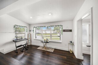 600 SW 10th St in Hallandale Beach, FL - Building Photo - Building Photo