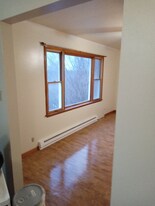 12 Elm Ln, Unit 12 upper in Wheeling, WV - Building Photo