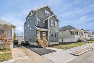 829 River Ave, Unit 827 River Ave in Providence, RI - Building Photo - Building Photo