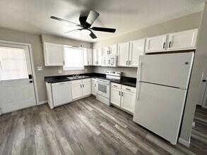 4338 N Chestnut St in Colorado Springs, CO - Building Photo - Building Photo