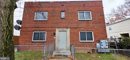 3207 11th Pl SE, Unit 2 in Washington, DC - Building Photo - Building Photo