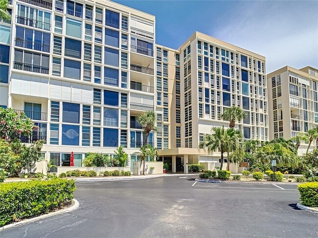 property at 7400 Sun Island Dr S
