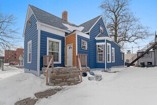 111 S Vine St in Muncie, IN - Building Photo