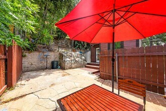 670 Woodland Dr in Sierra Madre, CA - Foto de edificio - Building Photo