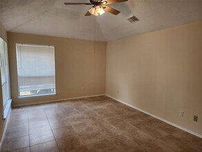 4823 Northfork Dr in Pearland, TX - Building Photo - Building Photo