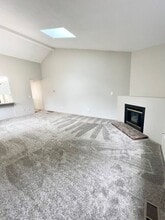 17932 Oatfield Rd in Gladstone, OR - Building Photo - Building Photo