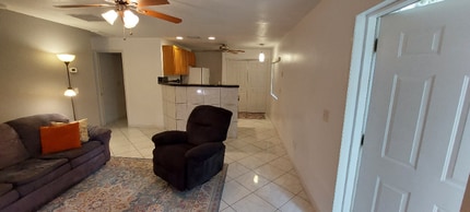 1900 Curryville Rd in Oviedo, FL - Foto de edificio - Building Photo