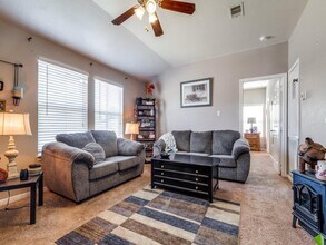 9651 Oak Hill Dr in Willis, TX - Building Photo - Building Photo