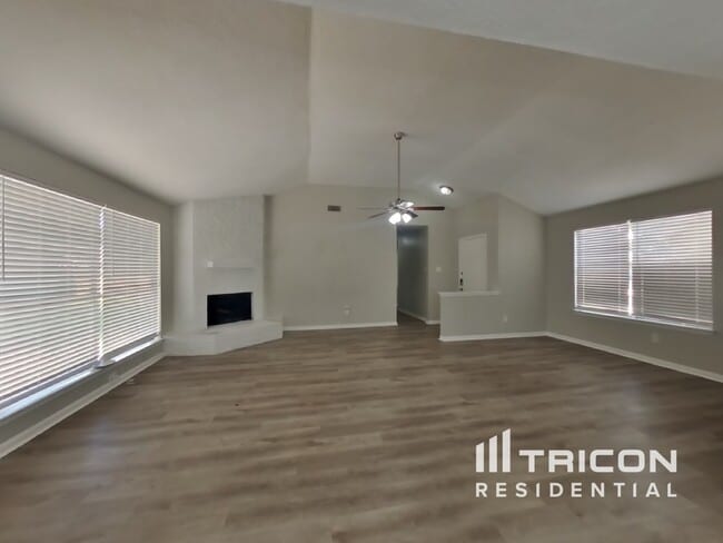 8610 Orchard Ridge Ln in Humble, TX - Foto de edificio - Building Photo