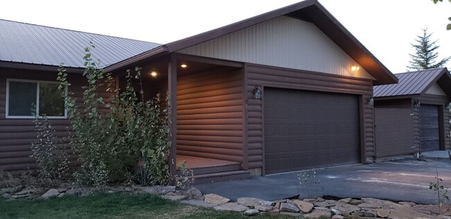 269 Saddle Dr in Etna, WY - Building Photo - Building Photo
