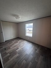 138 Loyalty Ln in Sparta, TN - Foto de edificio - Building Photo