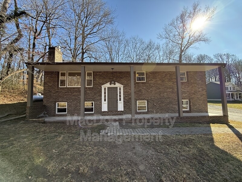 126 Morton Rd in Fredericksburg, VA - Building Photo