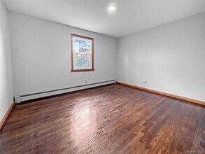 143 Walter Ave in Hauppauge, NY - Building Photo - Building Photo