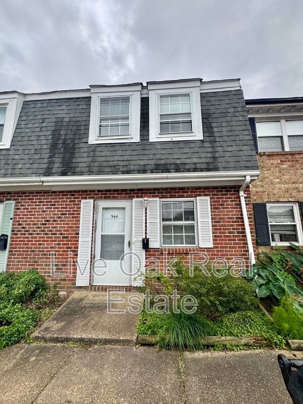 944 Maryland Ave in Virginia Beach, VA - Building Photo - Building Photo