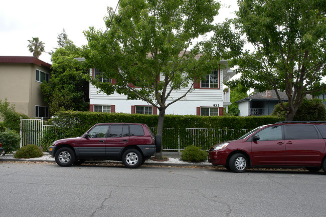 833 Live Oak Ave in Menlo Park, CA - Building Photo - Building Photo