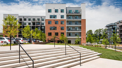 The Bishop in Atlanta, GA - Foto de edificio - Building Photo