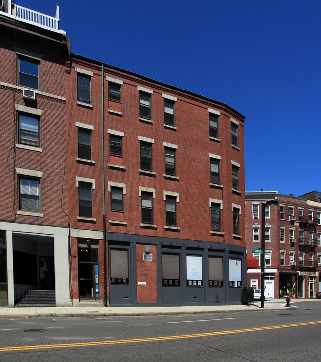 346 Commercial St in Boston, MA - Building Photo - Building Photo