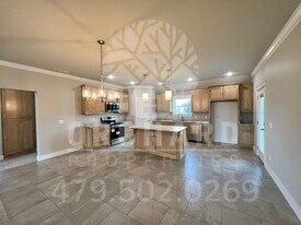 1901 E Hudson Dr in Siloam Springs, AR - Building Photo