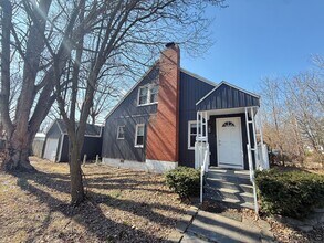 1626 E Belmont St in Springfield, MO - Building Photo - Building Photo