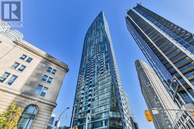 8 The Esplanade in Toronto, ON - Building Photo - Building Photo