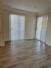 3190 Carlin Ave in Lynwood, CA - Foto de edificio - Building Photo