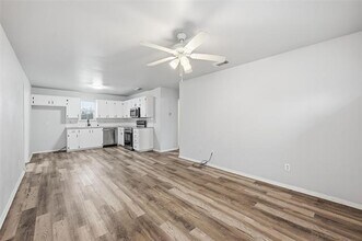 607 Oldham St in Bonham, TX - Building Photo - Building Photo