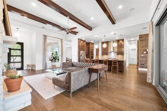 939 Sad Willow Pass in Driftwood, TX - Foto de edificio - Building Photo