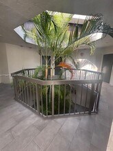 9425 Fontainebleau Blvd, Unit 205 in Miami, FL - Building Photo - Building Photo