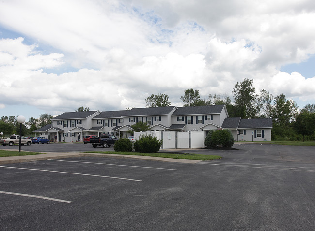 Marion Manor Estates in Oneida, NY - Building Photo - Building Photo