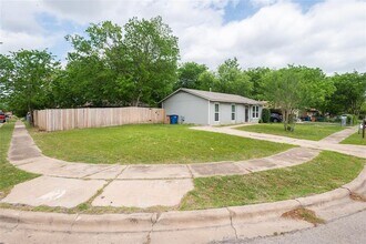 6026 Bluebell Cir in Austin, TX - Building Photo - Building Photo