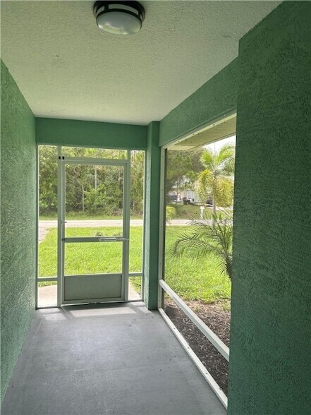 7936 99th Ave in Vero Beach, FL - Building Photo